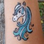 020545-Tattoo-Stone-Pferd-glitzer-blau